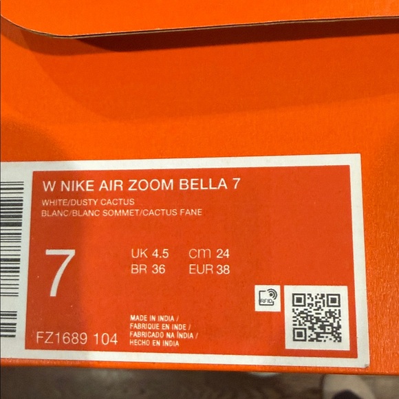 Nike Women's air zoom Bella 7 White and Teal Sneakers - Picture 8 of 12